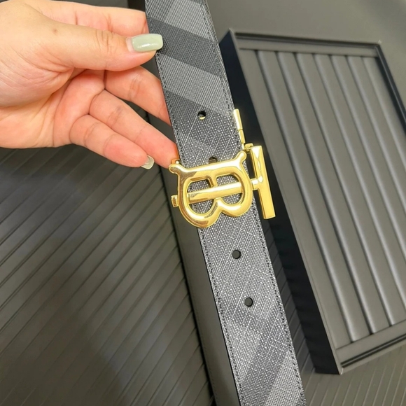 Burberry TB Men's Belt - Gold Bright Buckle with Rotating Design - Picture 5 of 5